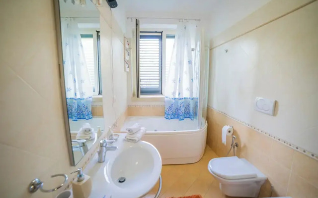 Villa Civico 32 Near The Sea With Pool