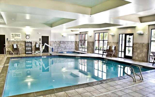 Hampton Inn & Suites Farmington