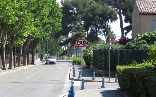 Apartment With one Bedroom in Saint-mandrier-sur-mer, With Wonderful s