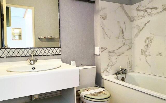 Appartement Bormes-les-Mimosas, 1 pièce, 4 personnes - FR-1-251-226