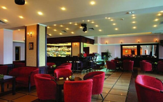 Отель Дръстър