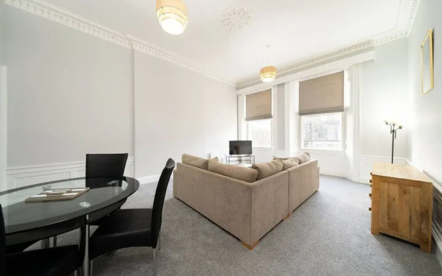 Lochside Apartment B