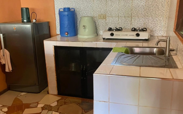 Chelle's Guesthouse and Backpackers