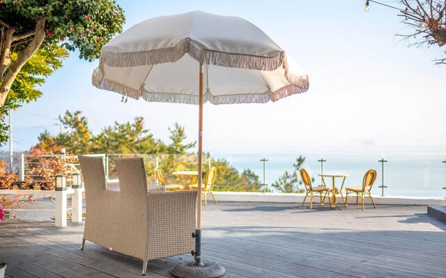 risehill cafe and ocean view pension