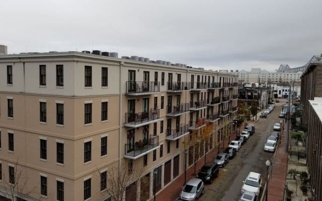 Gorgeous 3br/2ba Industrial Apt in Nola by Domio