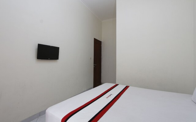 RedDoorz @ Kolonel Sugiono