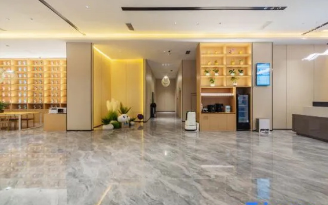 Starry Cloud Hotel (Jiangshan Hushan Park Branch)