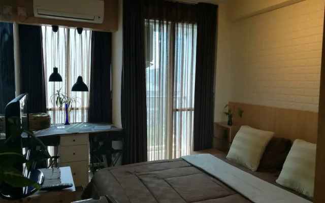 Pleasant Tifolia Studio Cozy Room In Kelapa Gading