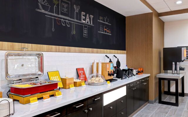 Hampton Inn & Suites Houston East Beltway 8