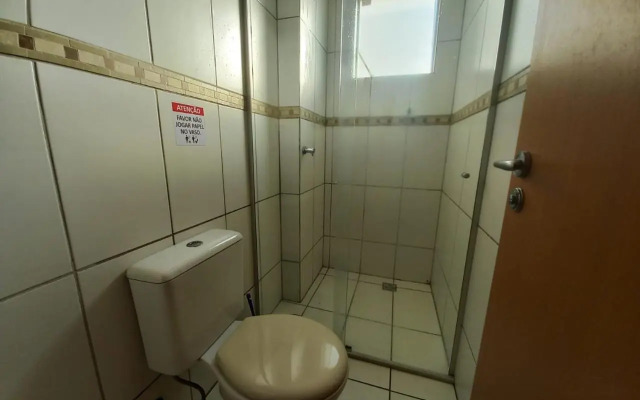 Apartamento com varanda gourmet e churrasqueira Caldas Nova