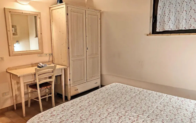 Apartment With Shared Pool