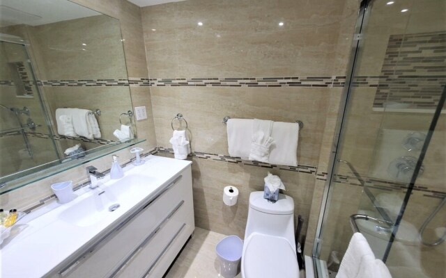 Alexander 1620 3 Bedroom Apts by RedAwning