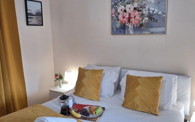 Birmingham - 2 Beds - Sleeps 3 - Free Parking