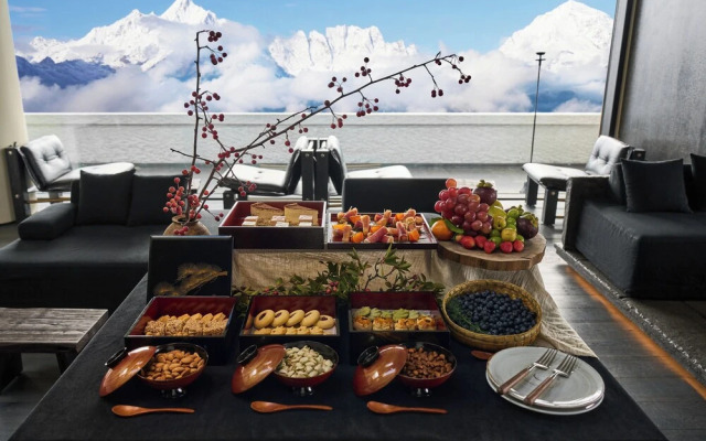 Deqin Meri Poodom hotel