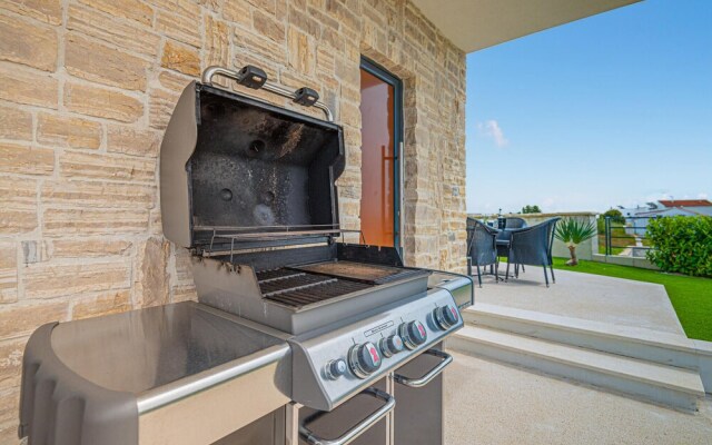 Beautiful Home in Tribunj With Wifi and 4 Bedrooms