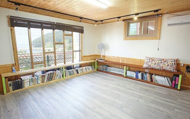 Saryangdo Island Dandihae Pension