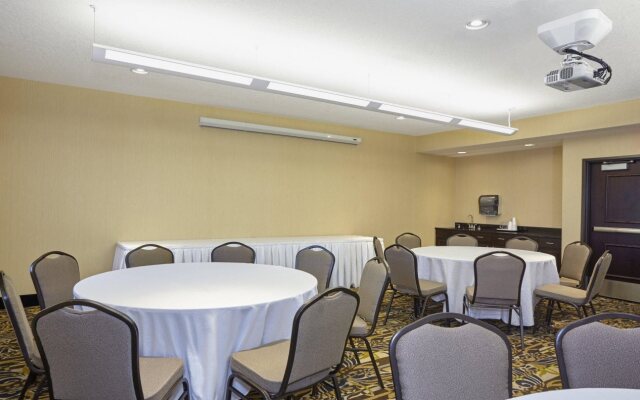 Holiday Inn Express & Suites Pekin (Peoria Area) by IHG