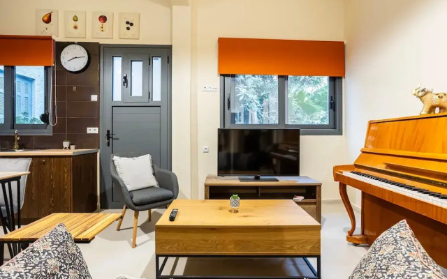 Jeannette s Seaside Getaway - Kalamata Urban Gem