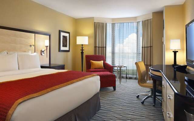 Hilton Rosemont Chicago O'Hare