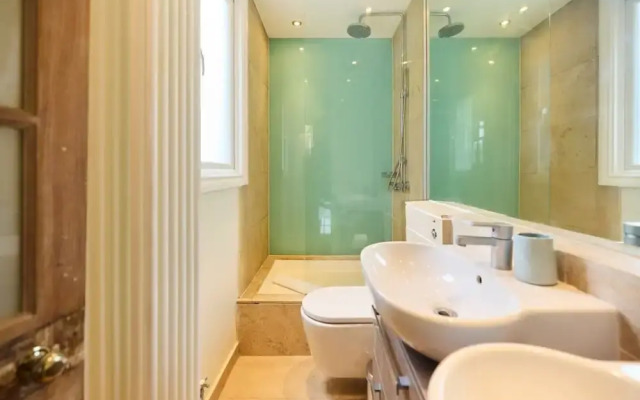 The Peckham Hideaway - Bright 3bdr Flat