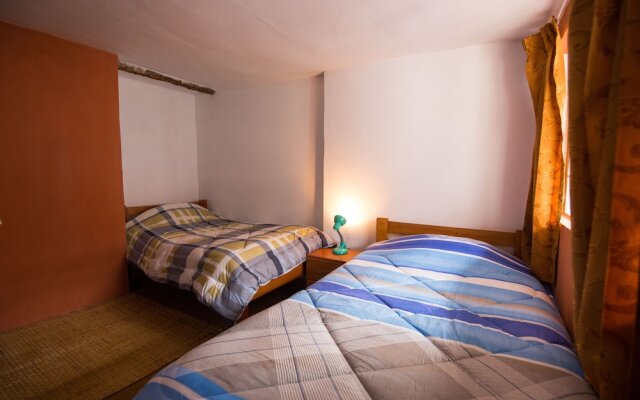 Tupackers Hostel