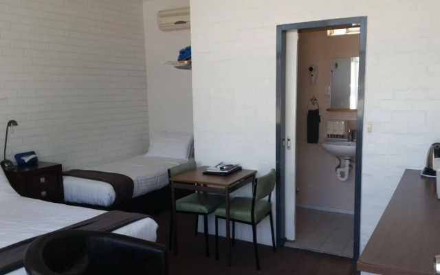 Sun Centre Motel