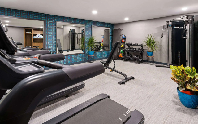 La Quinta Inn & Suites by Wyndham Memphis I-240