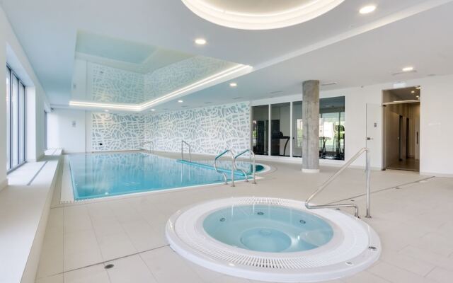 Elite Apartments Waterlane Pool Access