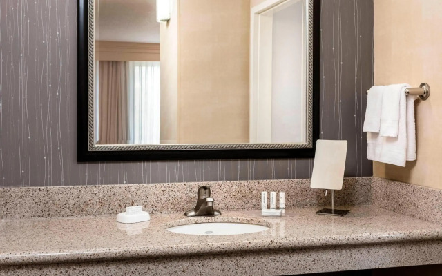 Courtyard by Marriott Kansas City Shawnee