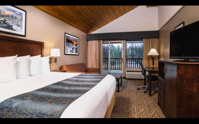 The Pine Lodge on Whitefish River