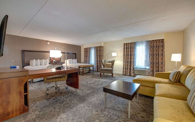 Hampton Inn & Suites Rockville Centre