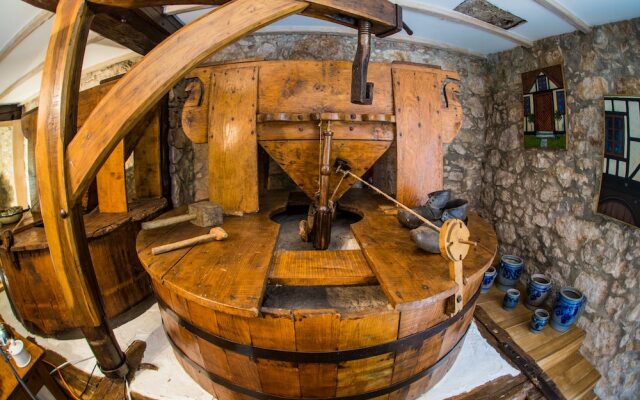 Moulin d'Entre Les Roches