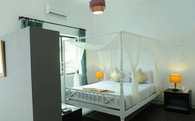 Frangipani Villa Hotel II