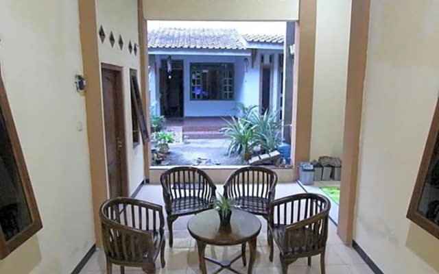 Homestay Sekar Syariah by ZUZU
