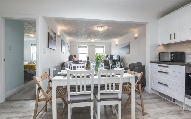 North Beach Heights - 3 Bedroom Penthouse - Tenby