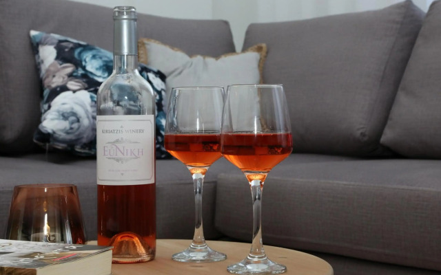 Under the Aqueduct boutique house