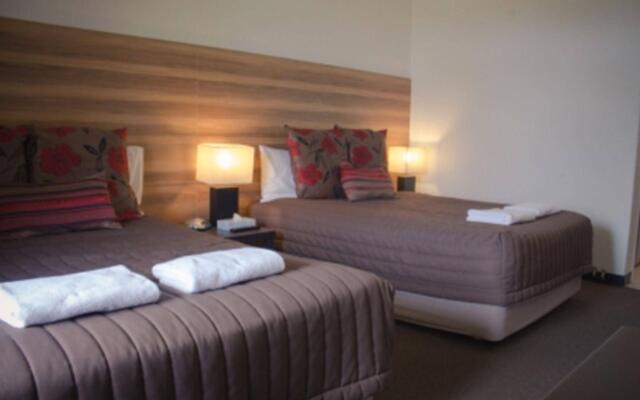 Red Cedars Motel