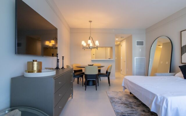 Suite - City View at Four Seasons Miami