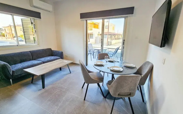 La Magenta Apartments