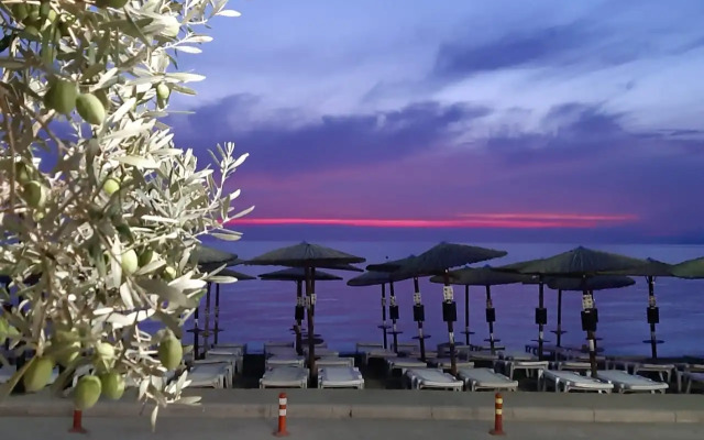 Meliton Inn Hotel & Suites