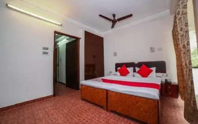 OYO 15512 Hotel Shivalaya