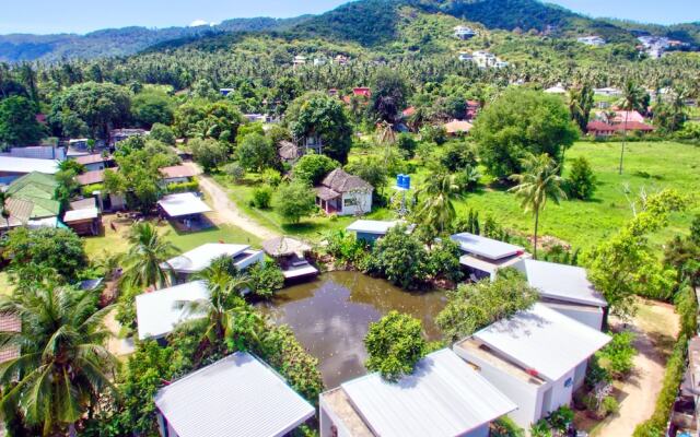 Sunny Resort Lake House