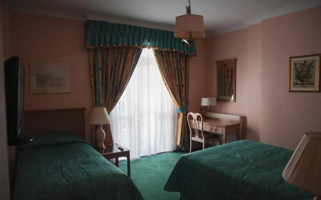 Her Majesty Hotel
