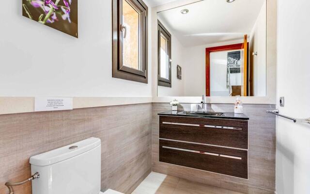 Villa - 4 Bedrooms with Pool, WiFi and Sea views - 108773