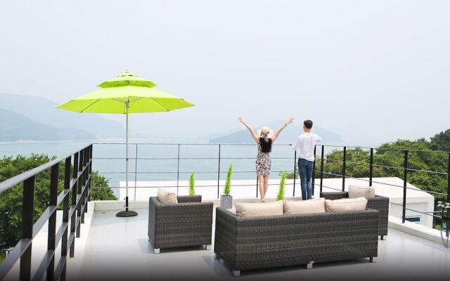 Geoje Star Marine Pool Villa Pension - V