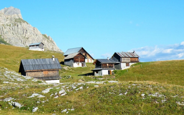 Apartment Montee de St Antoine