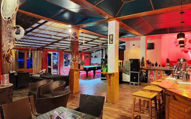 Page 3 - Riverside Rooms & Bar