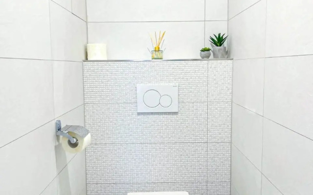 LAWIS Apartments