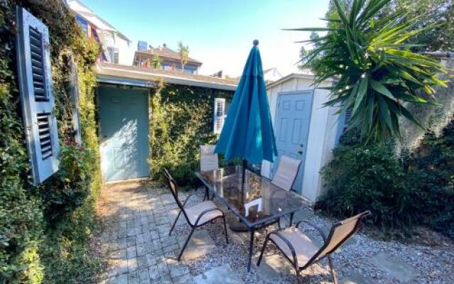 Antonine Apartment Upper Garden District