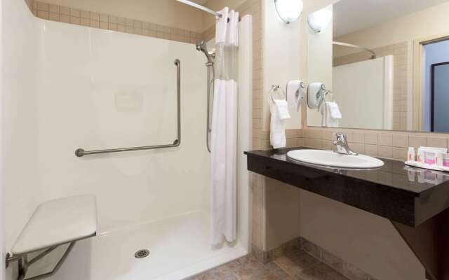Ramada by Wyndham Weyburn